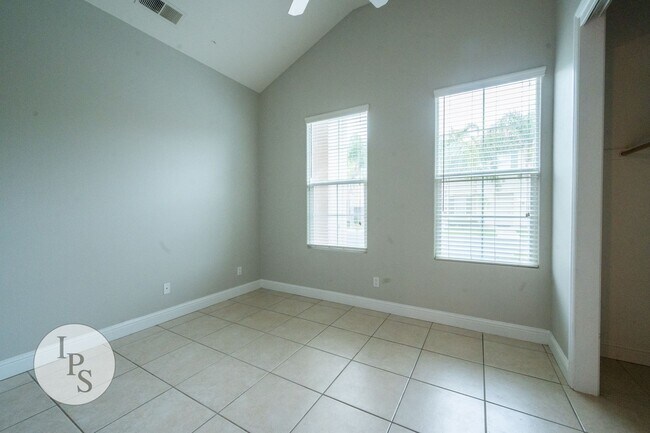 Building Photo - North Clovis Home, 3BR/2BA, Built 2005 - Lots of Amenities!
