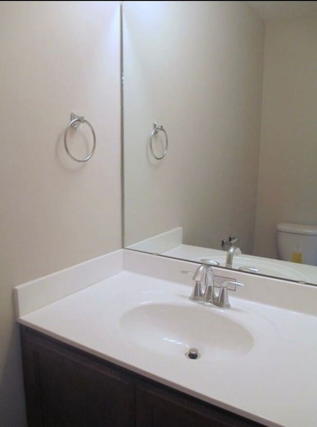 Building Photo - Townhome in Havelock