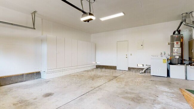 Building Photo - 811 Swift Ct