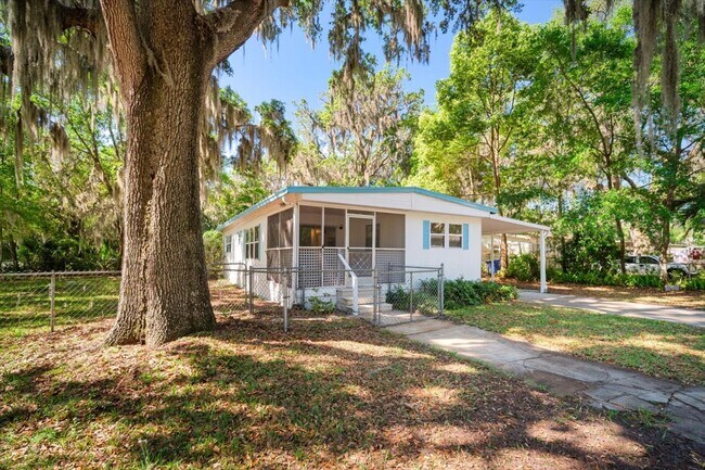 Building Photo - 1194 Harmony Dr S