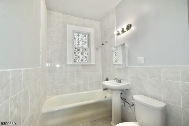 Building Photo - 519 Clinton Pl