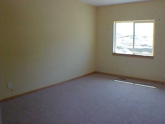 Building Photo - 482