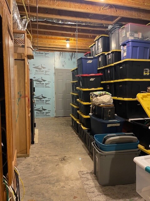 Building Photo - 3906 NE Cadbury Ave