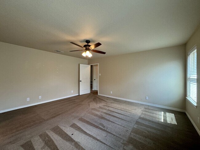 Building Photo - 6801 Deorsam Loop