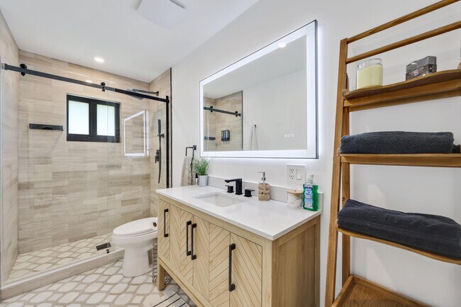 Building Photo - 14704 Black Bear Rd