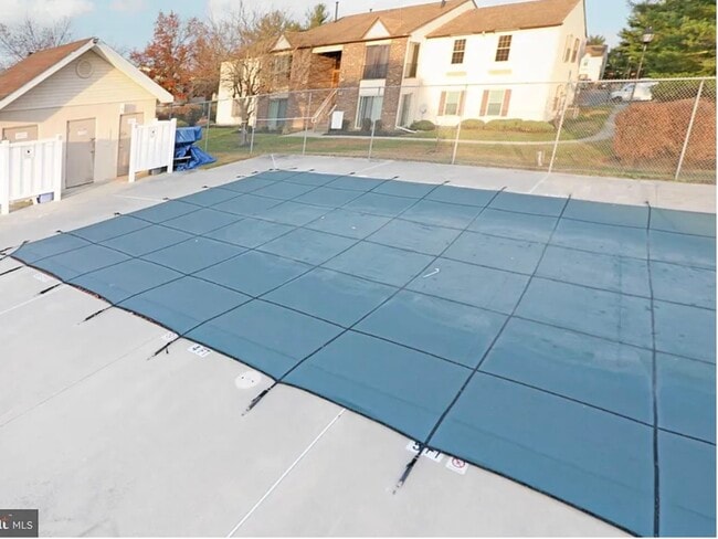 Building Photo - 15 Devon Pl