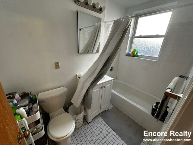 Building Photo - 111 Norway St