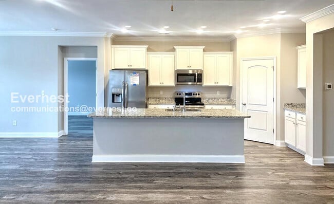 Building Photo - 130 Shrewsberry Dr