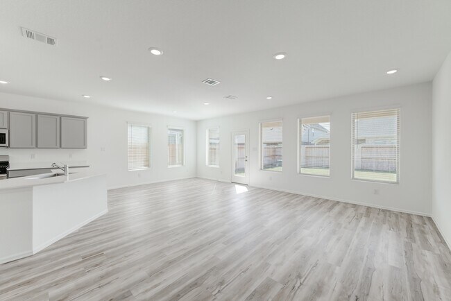 Building Photo - 31415 Beacon Cove Trl