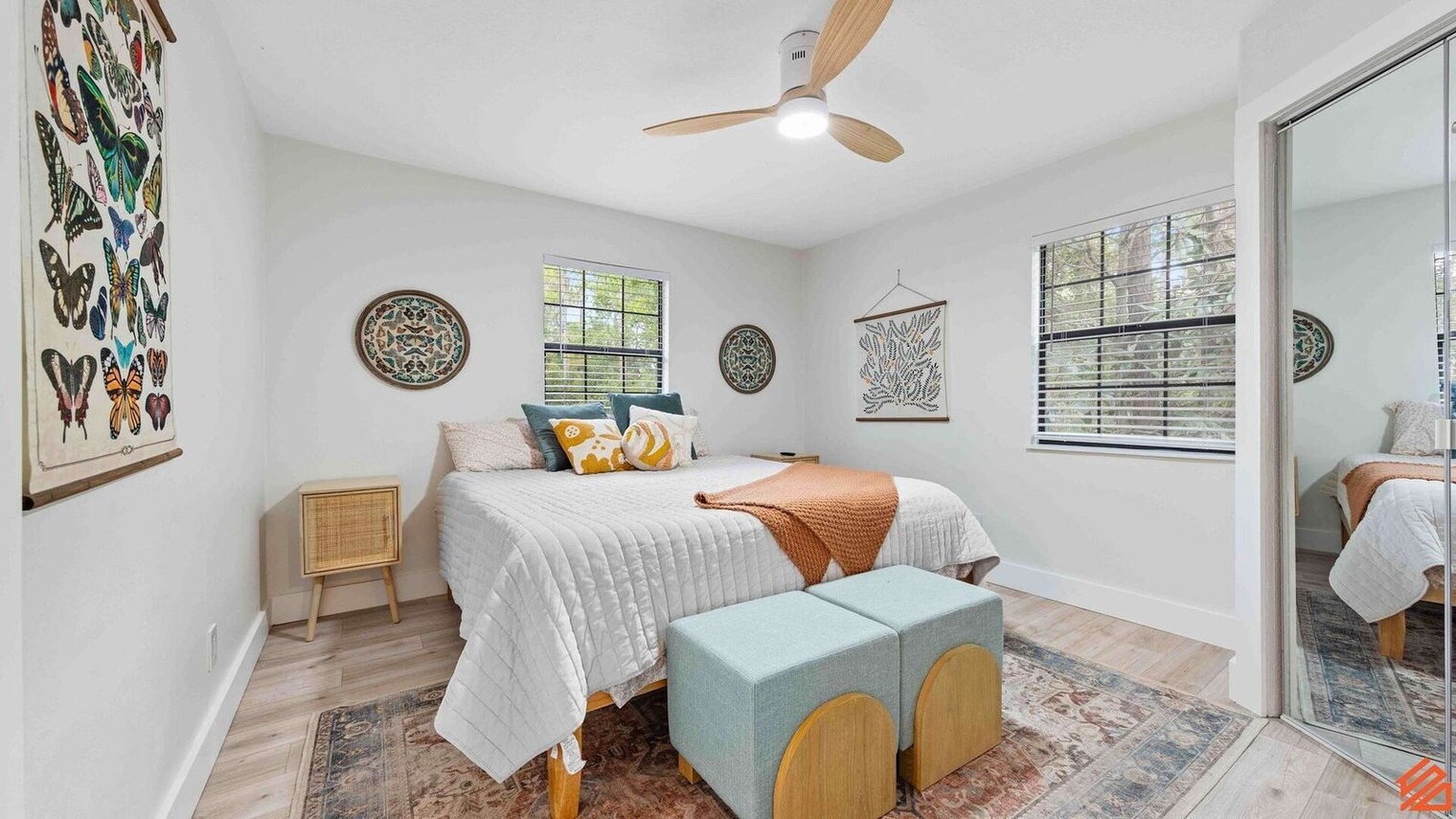 Building Photo - 33 Santana Dr