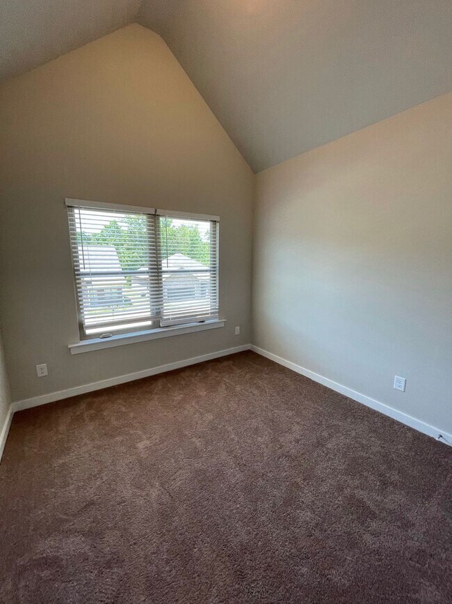 Building Photo - Home for Rent in St James Subdivision in Pinson, AL!!! Available Now!