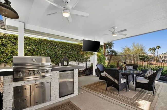Building Photo - 2428 Tour Edition Dr