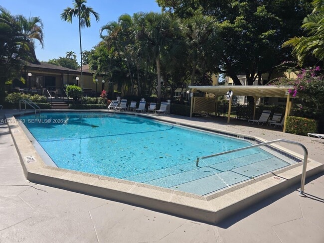 Building Photo - 5151 W Oakland Park Blvd