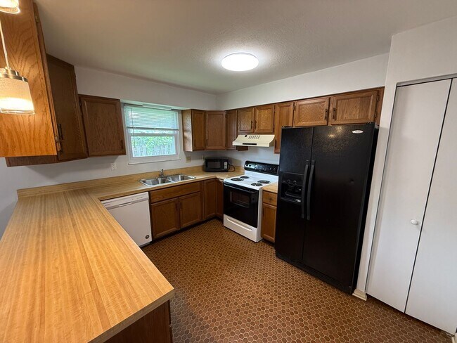 Building Photo - 3 Bedroom Home in West Lafayette School District!