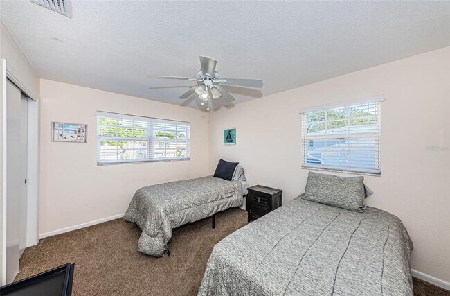 Building Photo - 13556 Bellewood Ave