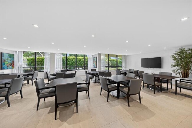 Building Photo - 800 Jeffery St