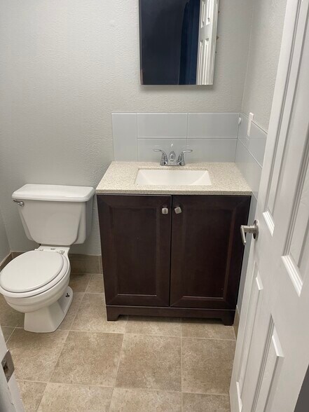 Master Bath - 3633 Country Club Blvd