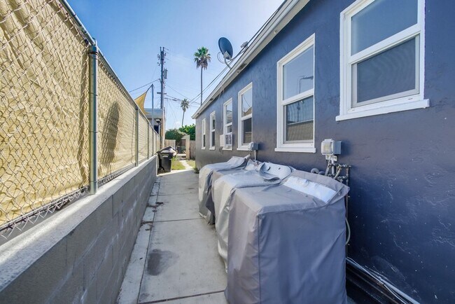 Building Photo - HALF OFF First Months Rent w/ move in before July 4th!!!