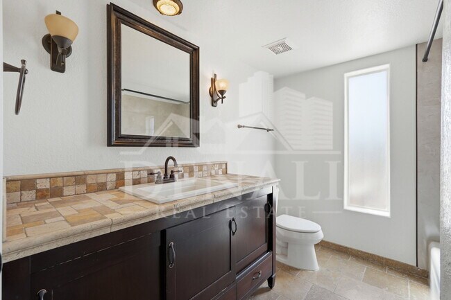 Building Photo - 10643 N Indian Wells Dr