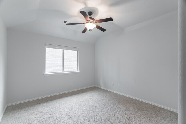 Building Photo - 11 Sawbridge Cir