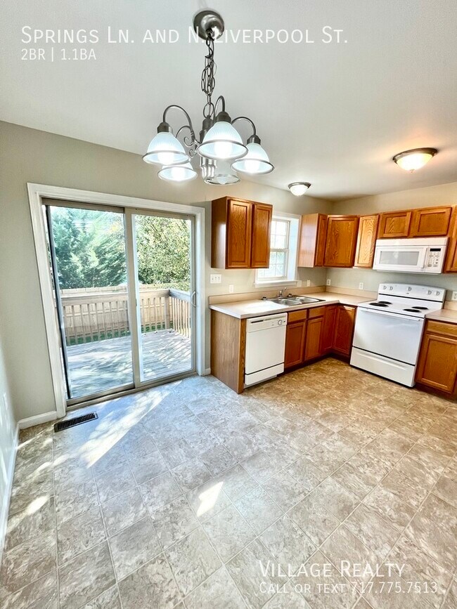 Building Photo - 155 Springs Ln