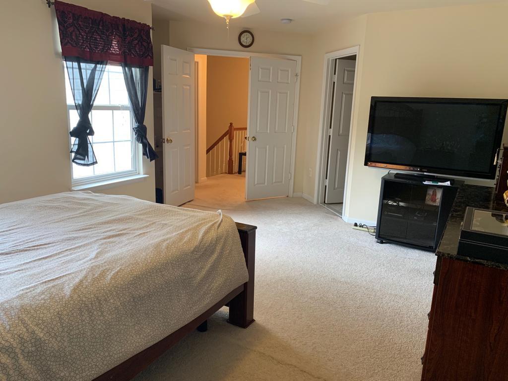 Maser bedroom - 43309 Ardmore St