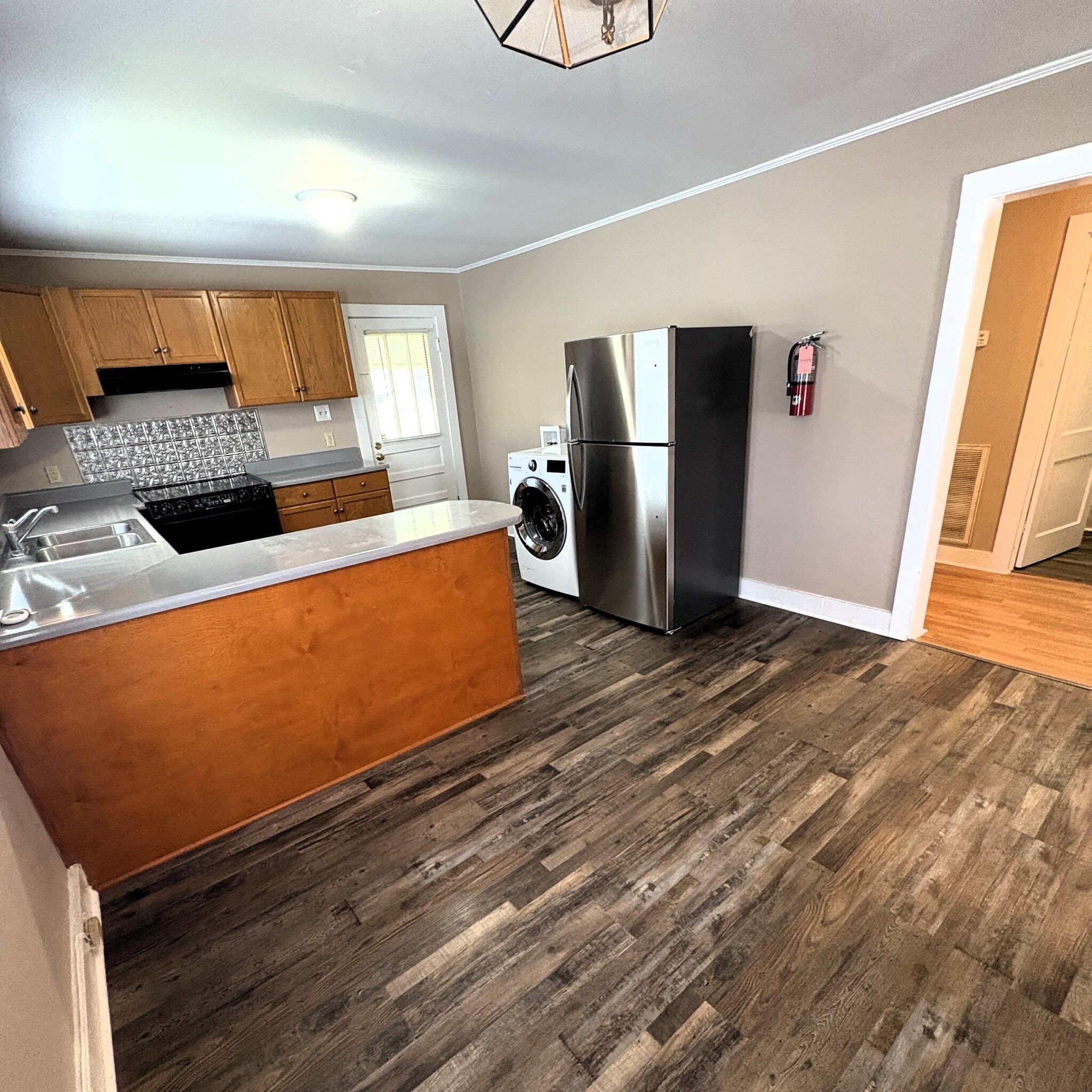 Building Photo - 1603 Pratt Ave NE