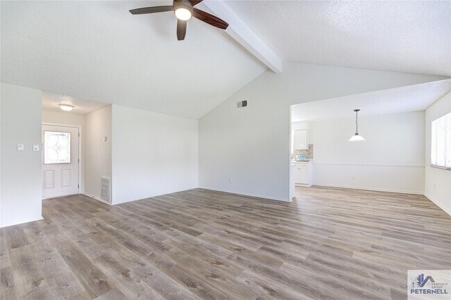 Building Photo - 946 Three Forks Dr