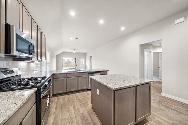 Building Photo - 3327 Tilley Dr