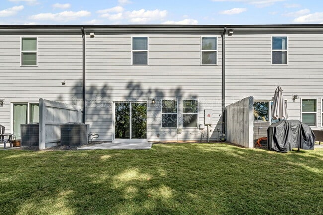 Building Photo - 1635 Villageside Ct