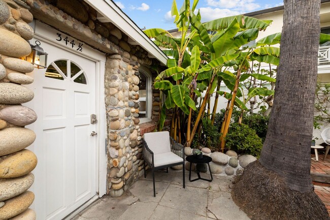 Building Photo - 344 Bonair St