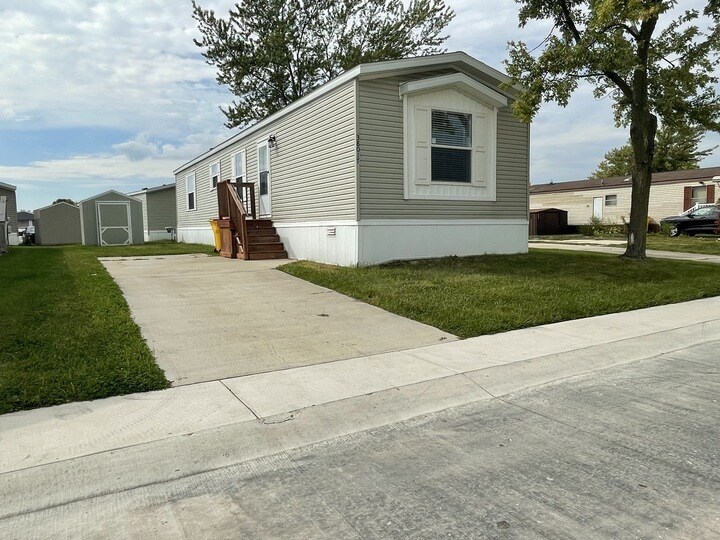 Building Photo - 38017 Chilver Ave