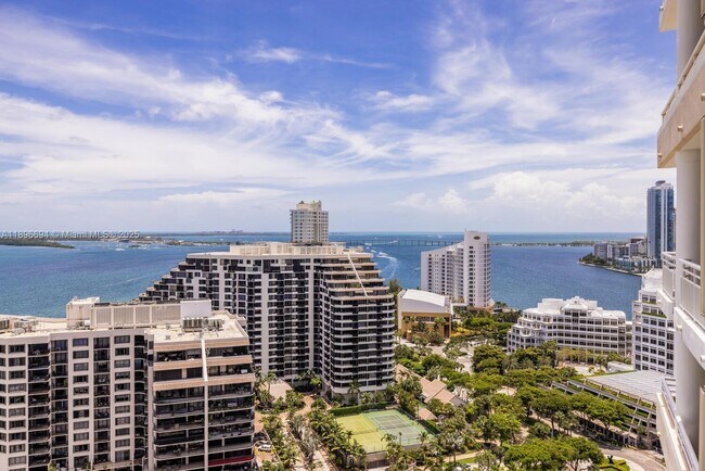 Building Photo - 888 Brickell Key Dr