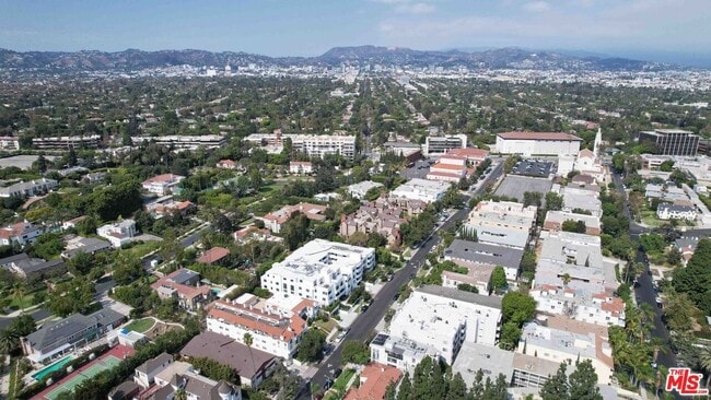 Building Photo - 865 S Lucerne Blvd