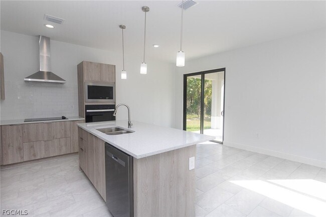 Building Photo - 9041 Lamkin Cir