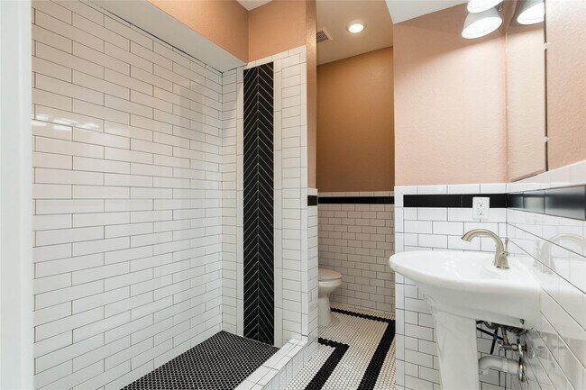 Building Photo - 2516 Avenue K