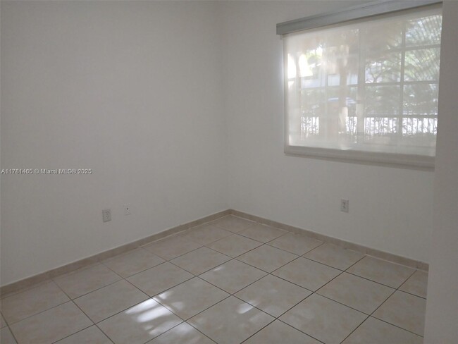 Building Photo - 7230 NW 114th Ave