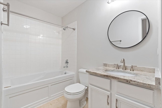 Building Photo - 400 W Ontario St