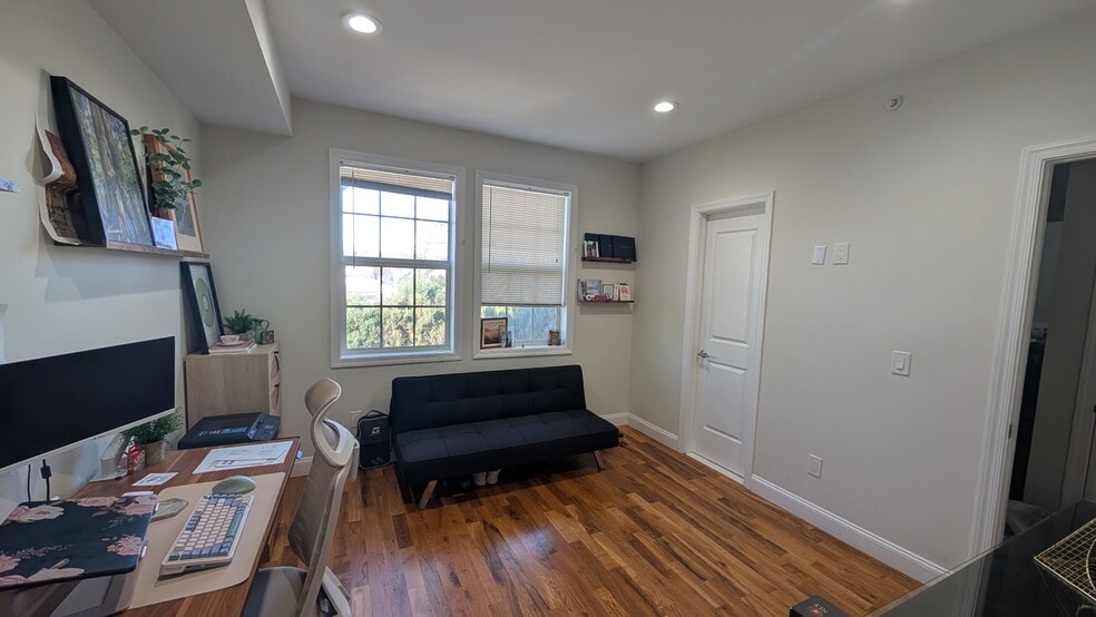 Building Photo - 104 Broughton Ave