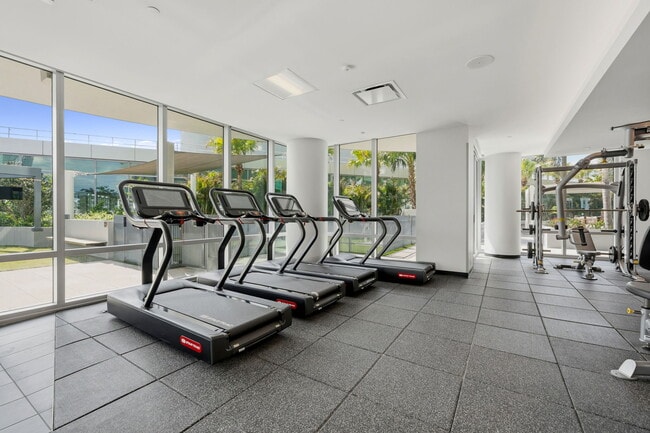 Building Photo - 400 Central Ave