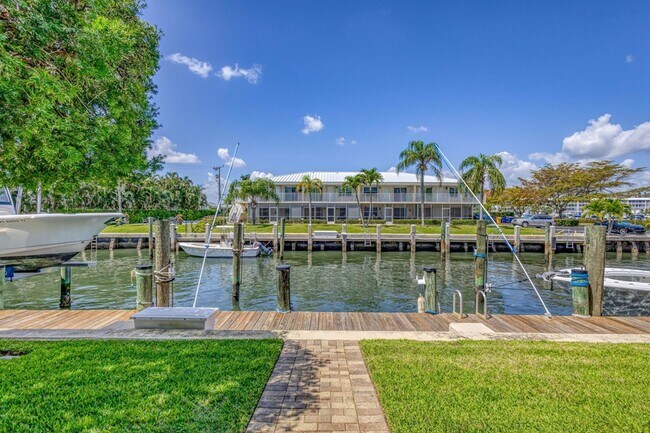 Building Photo - 68 Yacht Club Dr