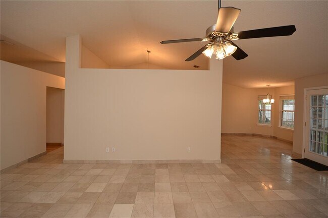 Building Photo - 101 Boulder Rock Dr