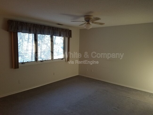 Building Photo - 87 Apple Hill