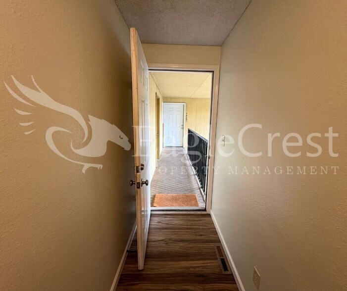 Building Photo - 1816 Evergreen St