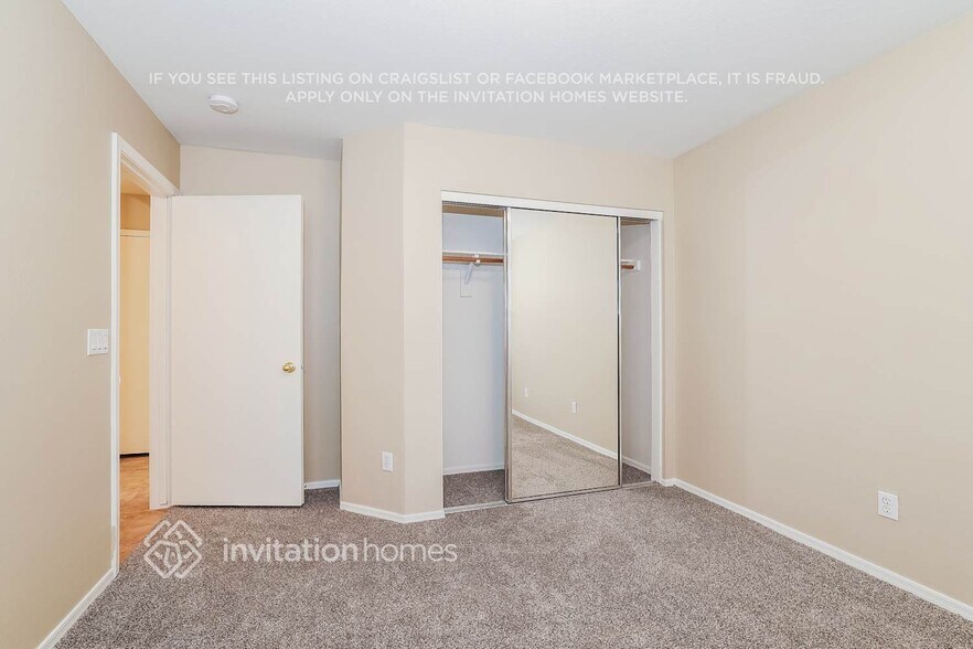 Building Photo - 725 S Parkwood