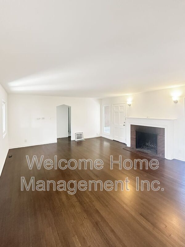 Building Photo - 5808 Estates Dr