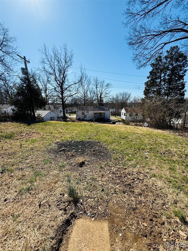 Building Photo - 936 Highmont Dr