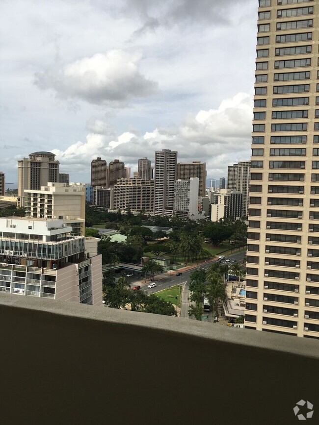 Building Photo - Waikiki One Bedroom 23rd floor LaCasa