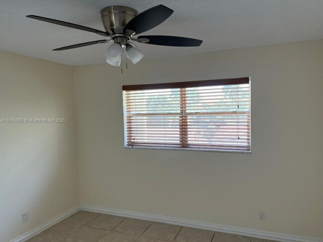 Building Photo - 1300 Moffett St