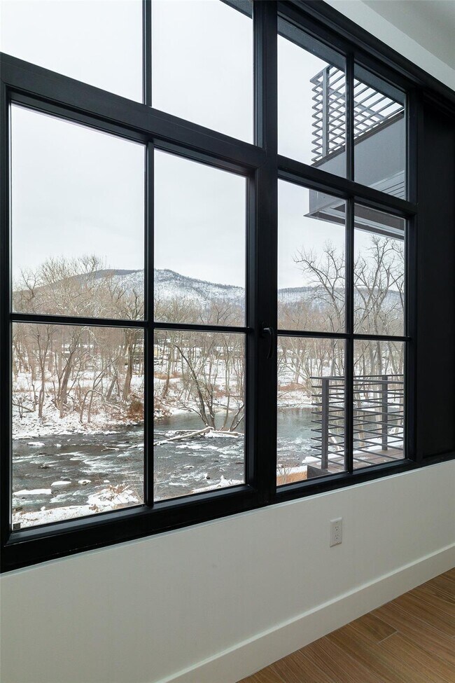 Building Photo - 200 Arno Dr